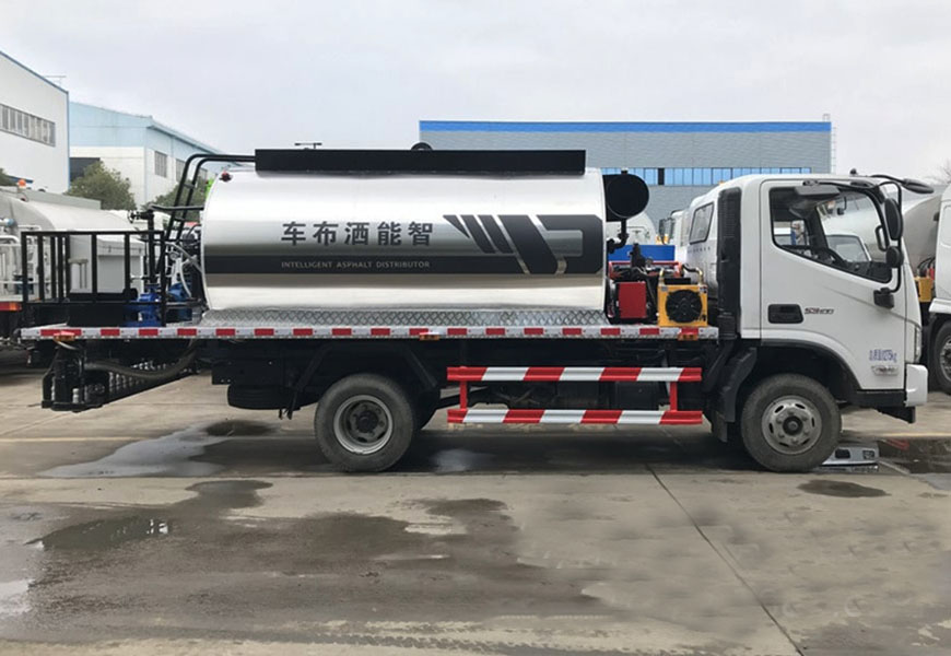 福田歐馬可S3瀝青灑布車(chē)