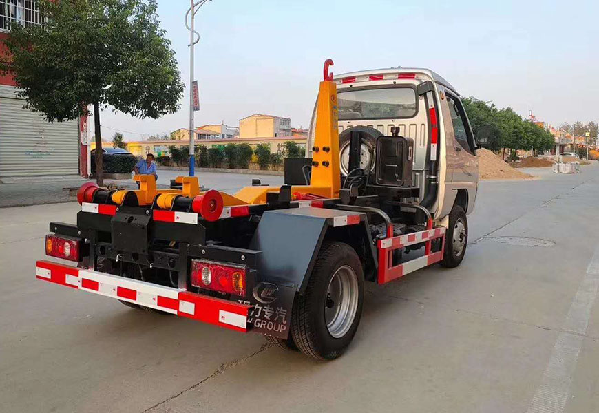 唐駿勾臂垃圾車(chē)后方位圖