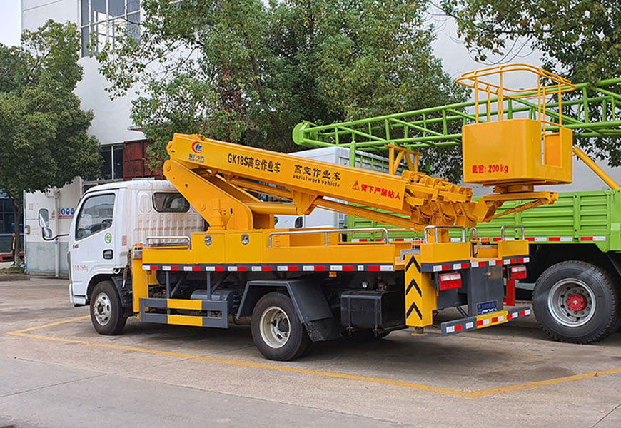 國(guó)六東風(fēng)多利卡18米高空作業(yè)車(chē)