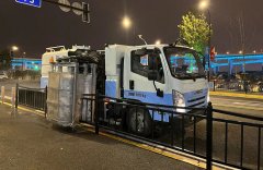 護(hù)欄清洗車，城市道路保潔好幫手