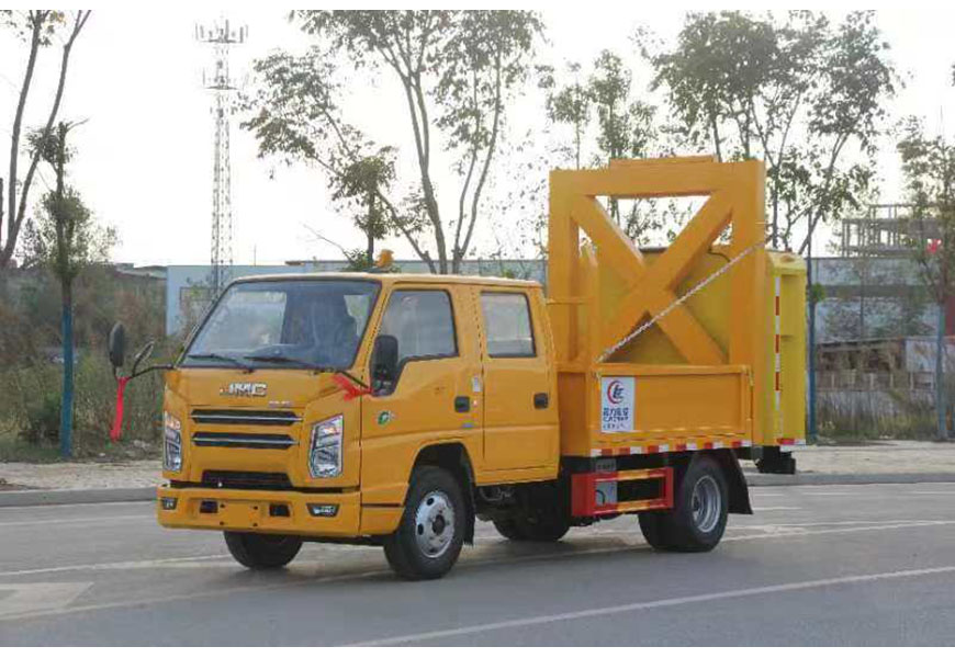 公路養(yǎng)護(hù)安全專用車(chē)江鈴順達(dá)70k藍(lán)牌防撞緩沖車(chē)