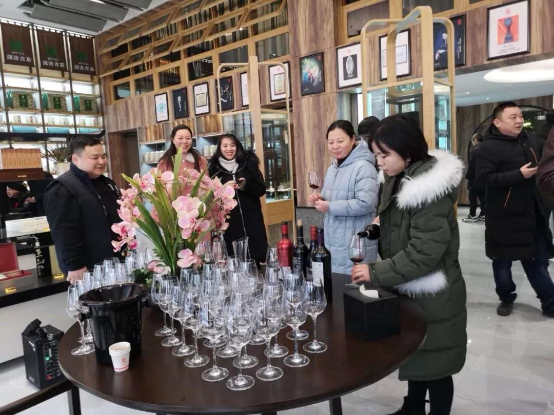 專題：程力匯隆重試營(yíng)業(yè)，賓客盈門商賈名媛薈萃