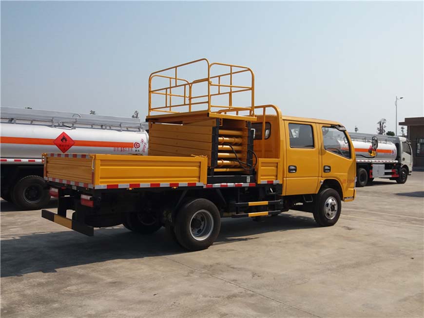 東風(fēng)8米、10米升降平臺(tái)車