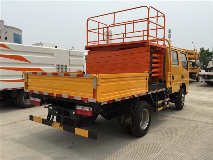 東風(fēng)8米、10米升降平臺(tái)車