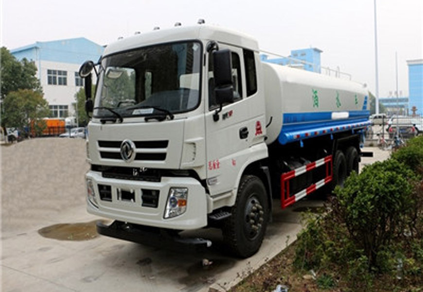 東風(fēng)御龍18噸灑水車